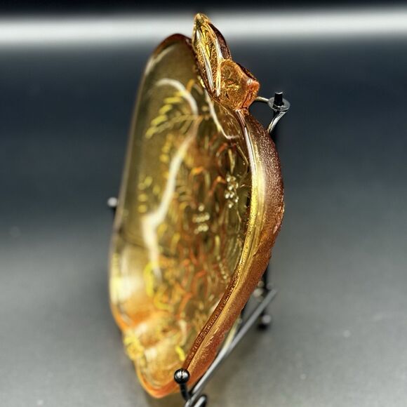 Vintage Indiana Carnival Glass Floral Embossed Apple Dish - Picture 5 of 7